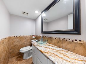 7700 Creekbend Drive 30, Houston TX 77071
