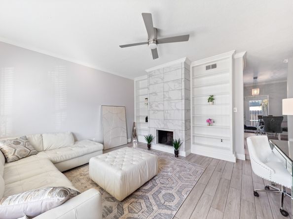 7700 Creekbend Drive 30, Houston TX 77071