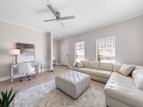 7700 Creekbend Drive 30, Houston TX 77071