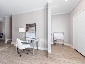 7700 Creekbend Drive 30, Houston TX 77071