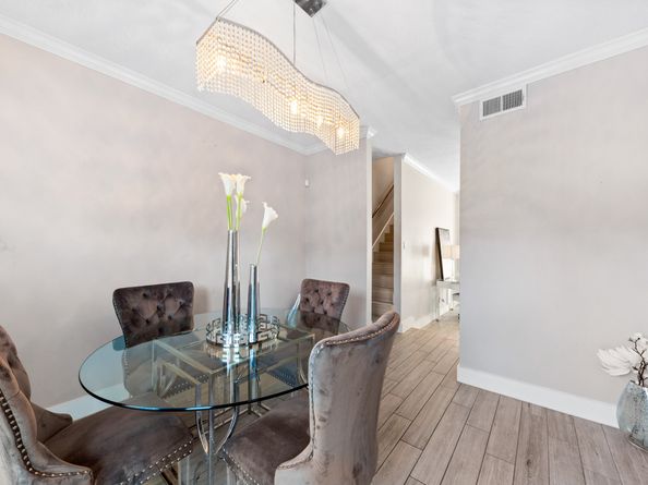 7700 Creekbend Drive 30, Houston TX 77071