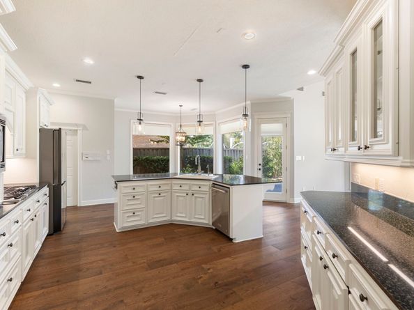 39 Pebble Cove Drive, The Woodlands TX 77381