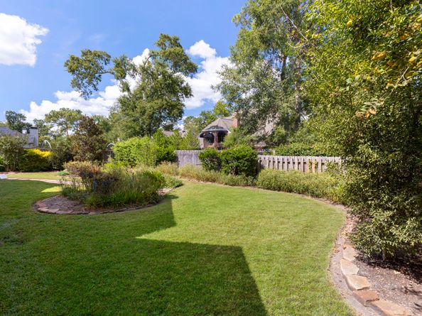 39 Pebble Cove Drive, The Woodlands TX 77381