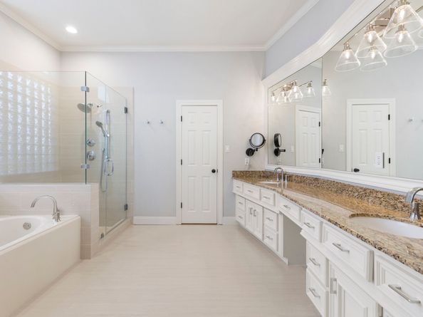39 Pebble Cove Drive, The Woodlands TX 77381