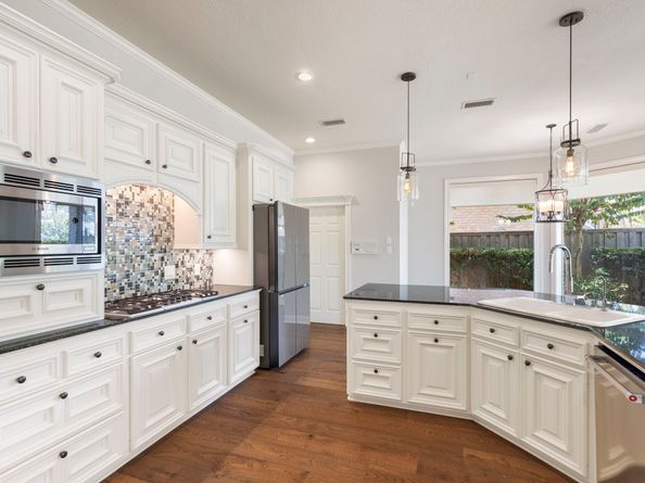 39 Pebble Cove Drive, The Woodlands TX 77381