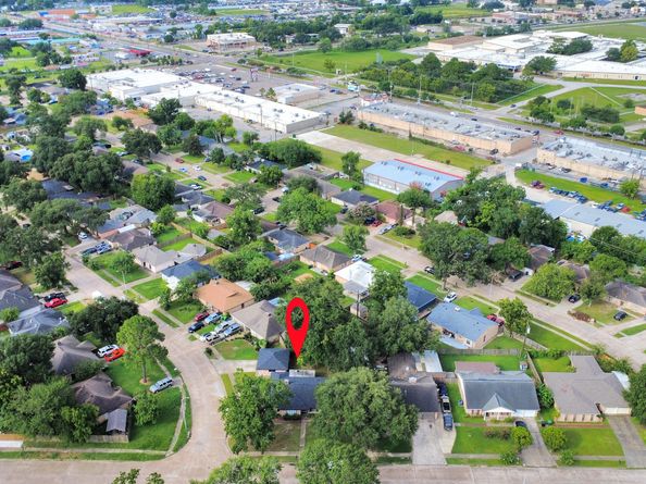 15135 Chipman Lane, Houston TX 77060