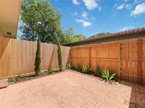 14715 Barryknoll Lane 128, Houston TX 77079