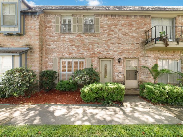 14715 Barryknoll Lane 128, Houston TX 77079