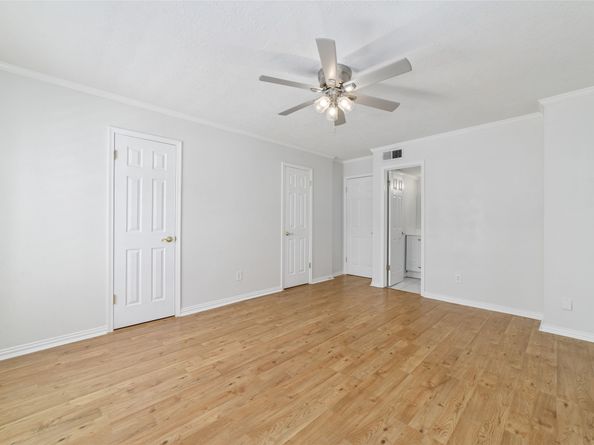 14715 Barryknoll Lane 128, Houston TX 77079