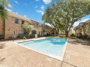14715 Barryknoll Lane 128, Houston TX 77079