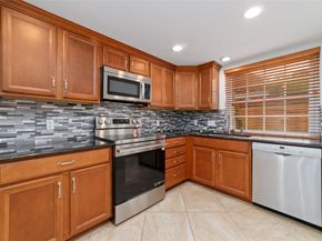 14715 Barryknoll Lane 128, Houston TX 77079