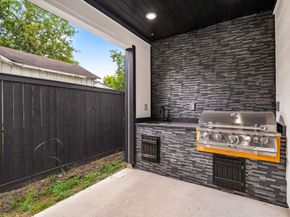 7347 Avenue J, Houston TX 77011