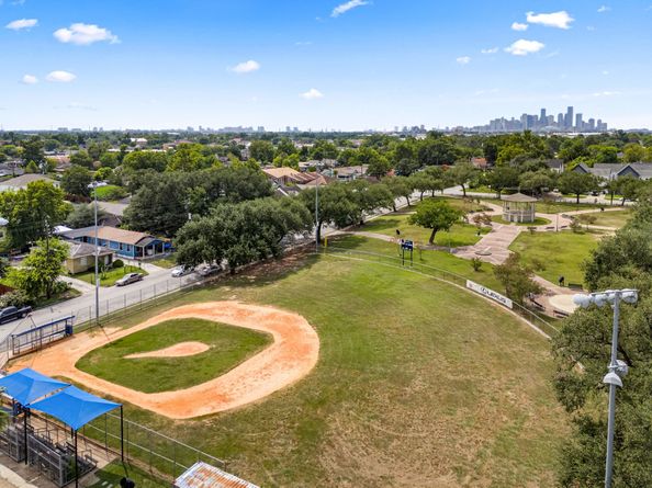 7347 Avenue J, Houston TX 77011