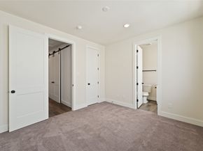 3905 Pinemont Drive G, Houston TX 77018