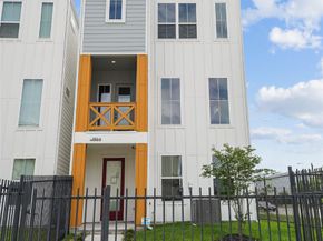 3905 Pinemont Drive G, Houston TX 77018