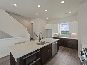3905 Pinemont Drive G, Houston TX 77018