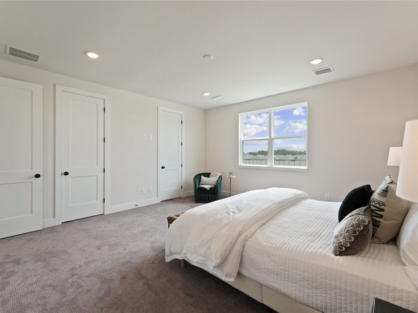3905 Pinemont Drive G, Houston TX 77018