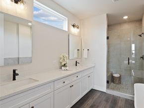 3905 Pinemont Drive G, Houston TX 77018