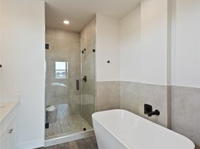 3905 Pinemont Drive G, Houston TX 77018