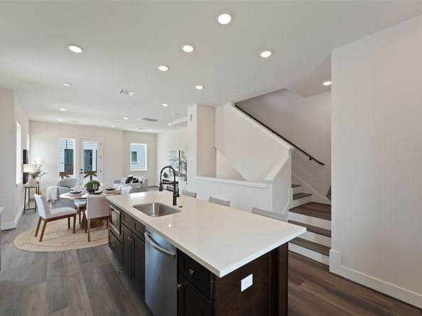 3905 Pinemont Drive G, Houston TX 77018