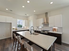 3905 Pinemont Drive G, Houston TX 77018