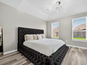 5615 Silverleaf Oak Lane, Houston TX 77066
