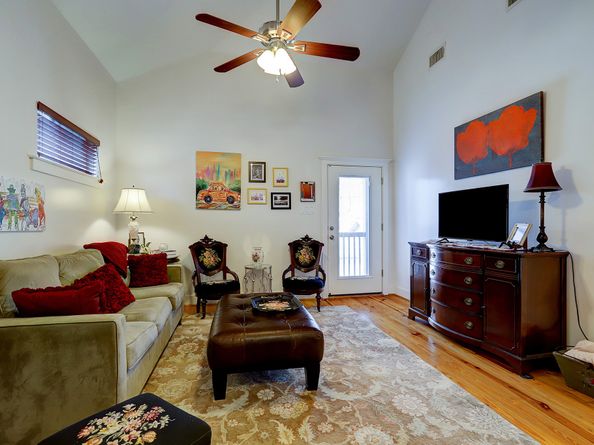 420 W 17th Street, Houston TX 77008