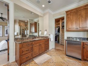 303 Calle Sevilla Place, Houston TX 77007