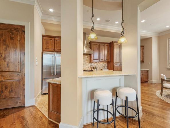 303 Calle Sevilla Place, Houston TX 77007