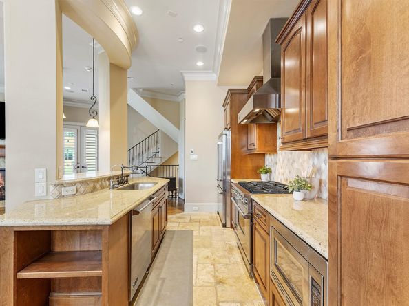 303 Calle Sevilla Place, Houston TX 77007