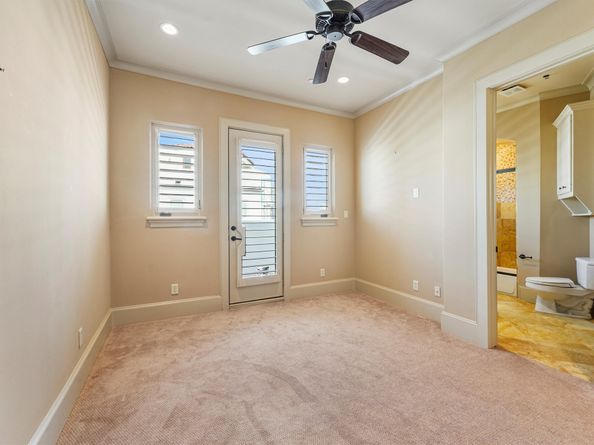 303 Calle Sevilla Place, Houston TX 77007
