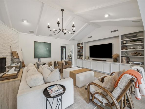 10027 Chevy Chase Drive, Houston TX 77042