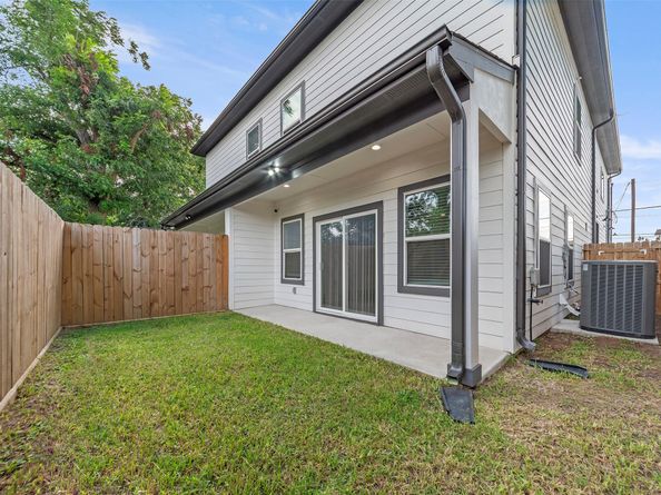 837 W Little York Road, Houston TX 77091