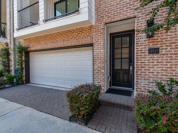 10915 Grove Tree Lane, Houston TX 77043