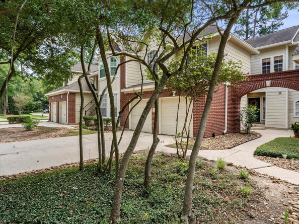 135 N Magnolia Pond Place, The Woodlands TX 77381