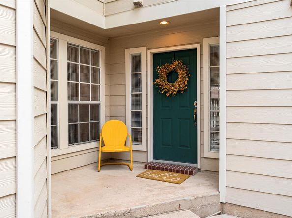 135 N Magnolia Pond Place, The Woodlands TX 77381