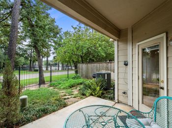 135 N Magnolia Pond Place