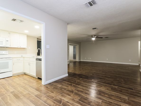 1722 Lindy Lane, Conroe TX 77301