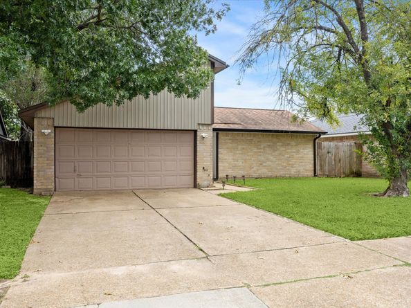 11526 Villa Heights Drive, Houston TX 77066