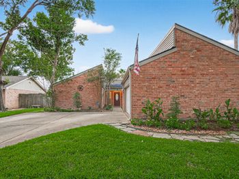 4715 Hickory Downs Drive