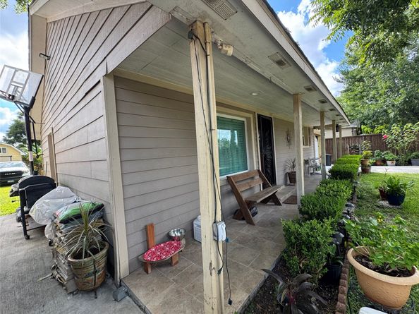 7518 Gracia Street, Houston TX 77037