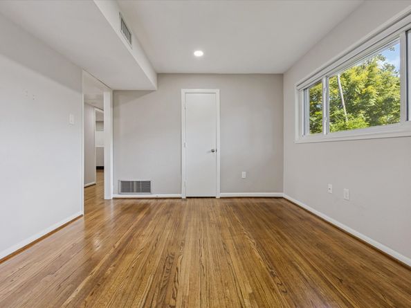 8621 Bob White Drive, Houston TX 77074