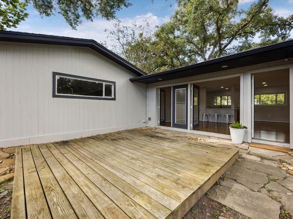 8621 Bob White Drive, Houston TX 77074