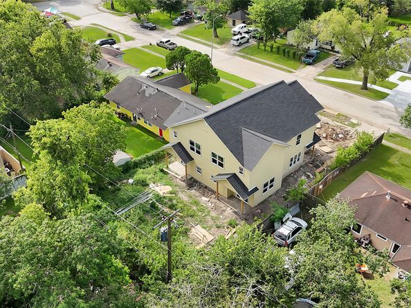 5955 Southseas Unit A and B Street, Houston TX 77033