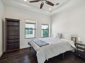 2102 Sabine Street, Houston TX 77007