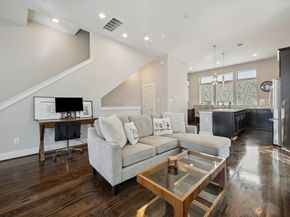 2102 Sabine Street, Houston TX 77007