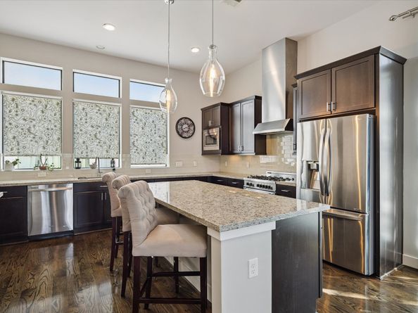 2102 Sabine Street, Houston TX 77007