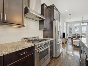 2102 Sabine Street, Houston TX 77007