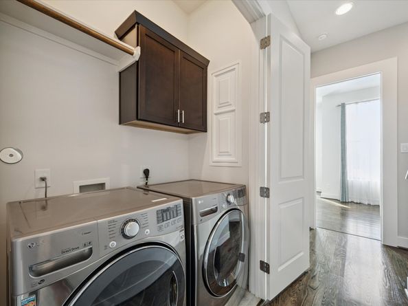2102 Sabine Street, Houston TX 77007