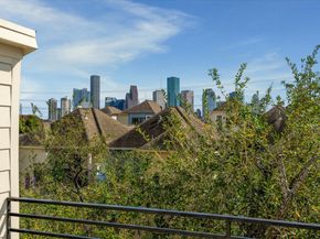 2102 Sabine Street, Houston TX 77007